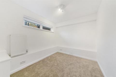 2 bedroom flat for sale, Montague Road, Wimbledon SW19