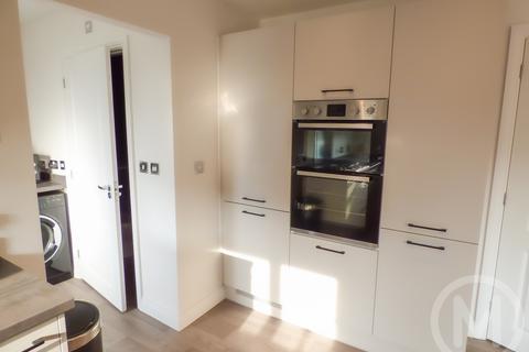 6 Bletchley Close, Blackpool, FY4 4ZB