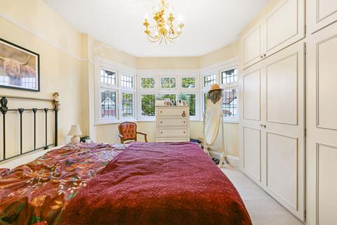 223 Percy Road, Twickenham, TW2 6JL