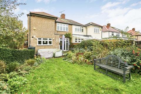 223 Percy Road, Twickenham, TW2 6JL