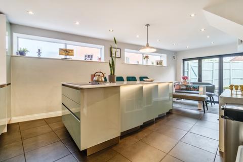 4 bedroom semi-detached house for sale, Gordon Road, Shepperton TW17