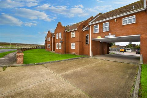 1 bedroom flat for sale, Canvey Island SS8