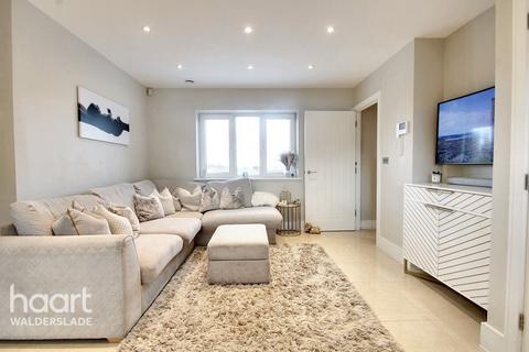 3 bedroom apartment for sale, Phoenix Mews, Chatham