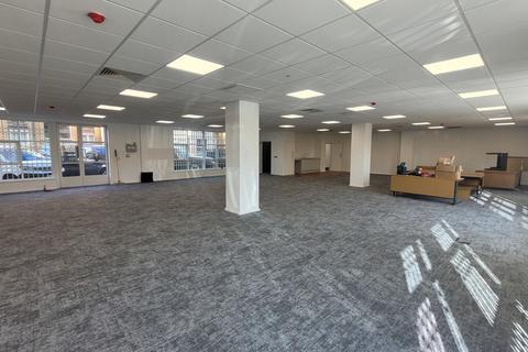 Office to rent, Ground Floor Office, 61 Dock Street, Queens Gardens, Hull, HU1 3DZ