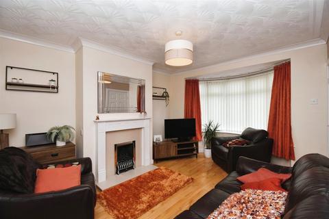 3 bedroom terraced house for sale, Richmond Road, Hessle