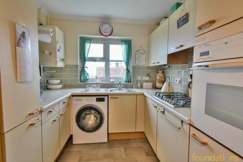 2 bedroom retirement property for sale, Rotherfield Avenue, Bexhill-on-Sea, TN40