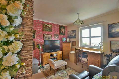 2 bedroom retirement property for sale, Rotherfield Avenue, Bexhill-on-Sea, TN40