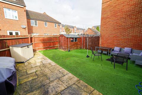 4 bedroom terraced house for sale, Cormorant Way, Leighton Buzzard