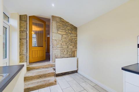 2 bedroom terraced house to rent, George Street, Skipton, BD23