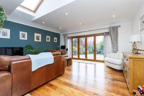 8 Westbourne Grove, Darlington, DL3 8LS