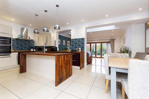 8 Westbourne Grove, Darlington, DL3 8LS