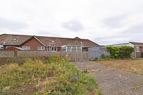 2 bedroom terraced bungalow for sale, Leonard Road, Greatstone, New Romney