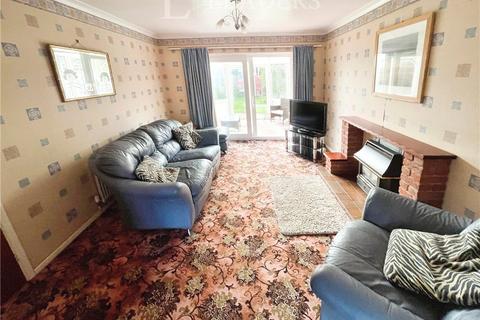 3 bedroom detached house for sale, Epsom Close, Fernhill Heath, Worcester