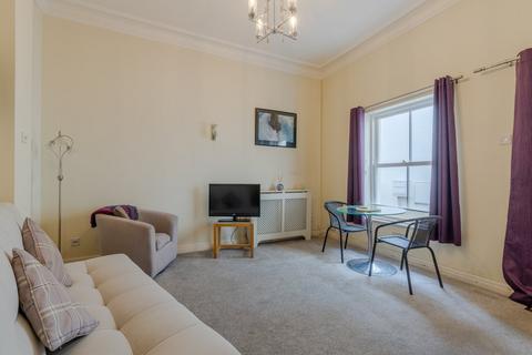 2 bedroom coach house for sale, Montpellier House, Suffolk Square, Cheltenham, GL50