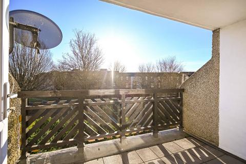 1 bedroom flat for sale, Coniston Close, Raynes Park, London, SW20