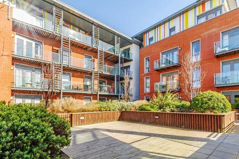 1 bedroom flat for sale, Uxbridge Road, Acton, London, W3