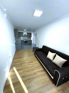 1 bedroom flat to rent, Baron Gardens, Ilford IG6