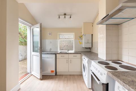 4 bedroom terraced house to rent, Ryland Road, London, NW5