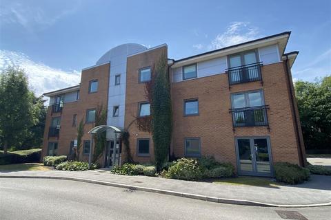 2 bedroom flat for sale, Sycamore Court, 180 Carrington Lane, Sale