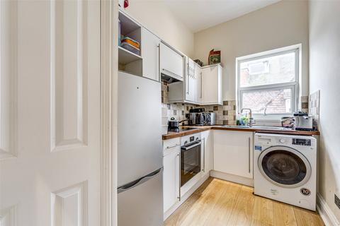 2 bedroom flat for sale, Richmond Road, Worthing, West Sussex, BN11