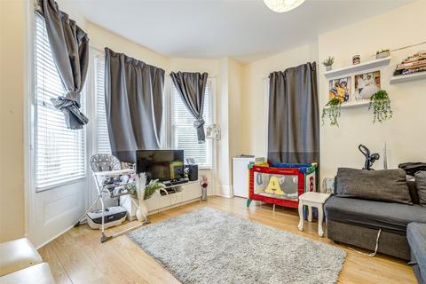 2 bedroom flat for sale, Richmond Road, Worthing, West Sussex, BN11