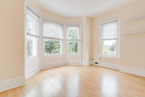 2 bedroom flat for sale, Richmond Road, Worthing, West Sussex, BN11