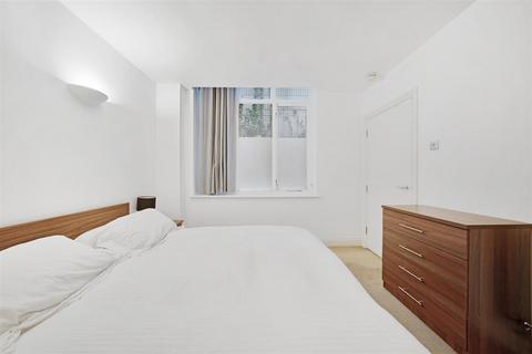 1 bedroom flat for sale, West Smithfield, London EC1A