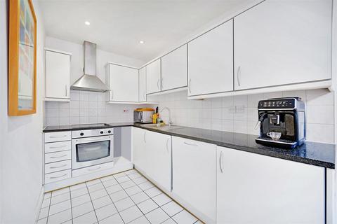 1 bedroom flat for sale, West Smithfield, London EC1A