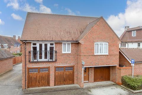 2 bedroom coach house for sale, Rushy Field, Faygate, Horsham, West Sussex