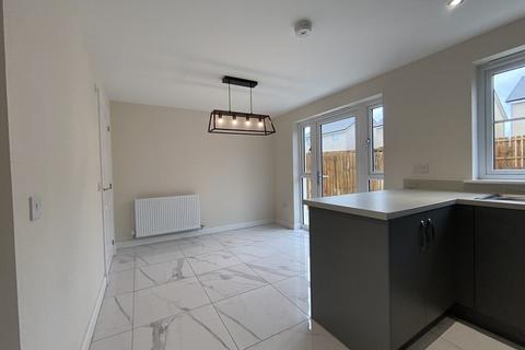 3 bedroom semi-detached house to rent, Lochleven Crescent , Kilmarnock KA3