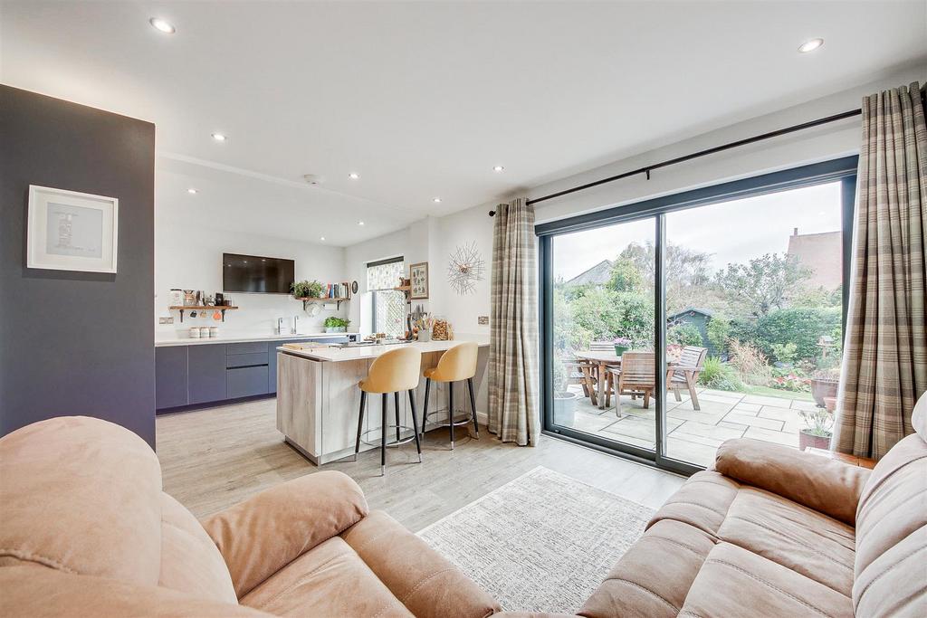 Snug / Kitchen