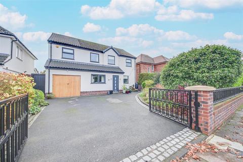 3 bedroom detached house for sale, Knowle Avenue, Ainsdale, Southport PR8