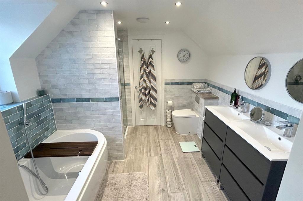 En Suite Bathroom(1)