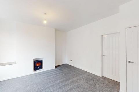 3 bedroom end of terrace house to rent, Church Street, Westhoughton, BL5