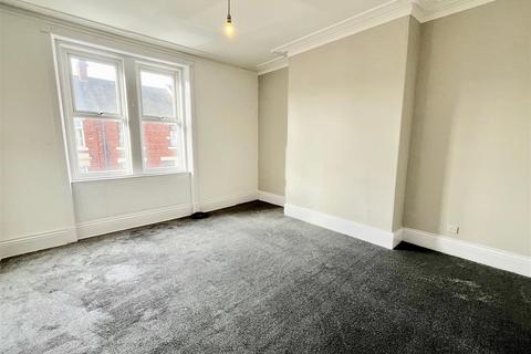 3 bedroom flat to rent, York Street, Pelaw, Gateshead