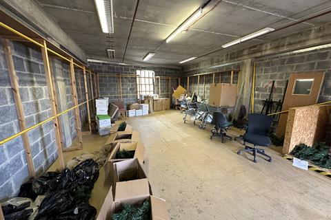 Industrial unit to rent, 1st Floor, Burgess Hill RH15