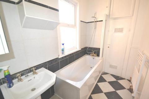 2 bedroom semi-detached house to rent, Warrington Road, Harrow