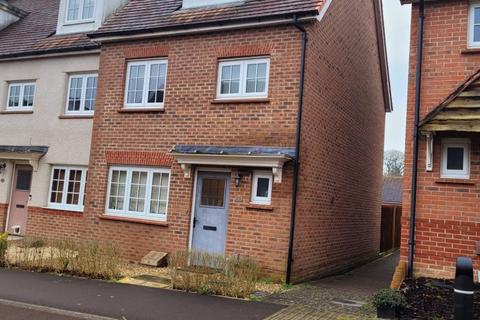 4 bedroom end of terrace house for sale, Eagle Way, Bracknell, RG12