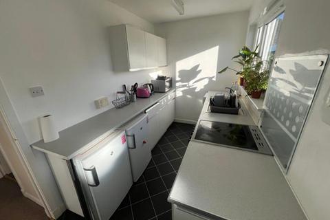 2 bedroom house to rent, Windsor Gardens, Fife