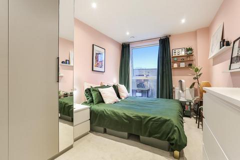 1 bedroom apartment for sale, Southampton Way, London, SE5