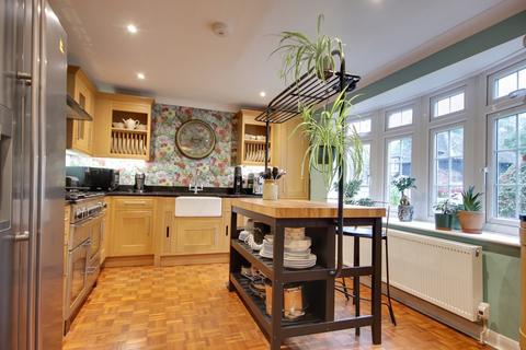 16 Copse Road, Burley, Ringwood, BH24 4EG