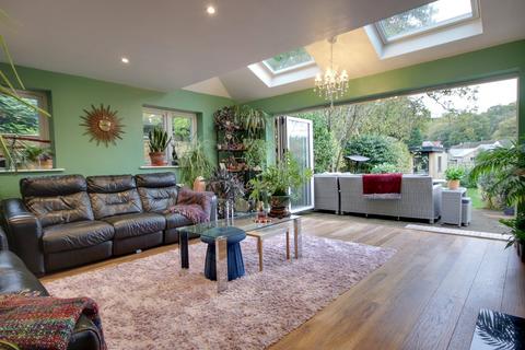 16 Copse Road, Burley, Ringwood, BH24 4EG