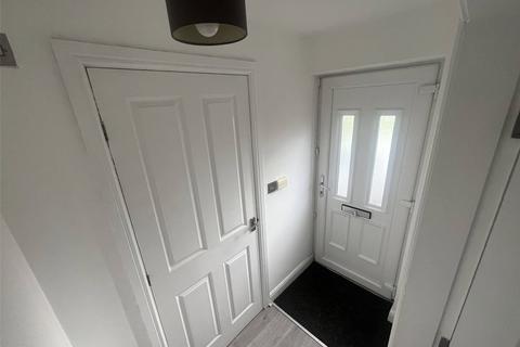 3 bedroom semi-detached house to rent, Keighley Close, Illingworth, HX2