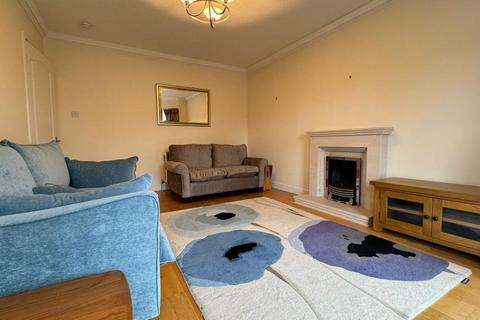 3 bedroom flat to rent, Hughenden Lane, Glasgow G12