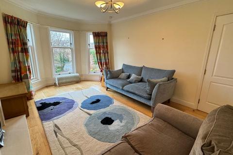 3 bedroom flat to rent, Hughenden Lane, Glasgow G12