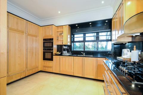 4 bedroom detached house for sale, Ingle Close, Pinner Village, HA5