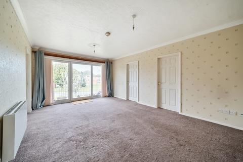 2 bedroom apartment for sale, Haseley Court, Ferndown Close