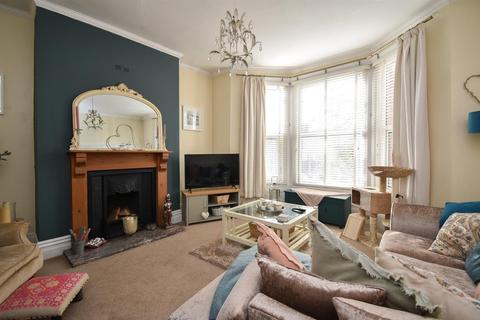 3 bedroom end of terrace house for sale, Bedford Road, Hastings