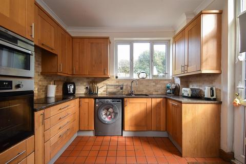 3 bedroom end of terrace house for sale, Bedford Road, Hastings