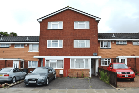 4 bedroom terraced house to rent, GREENFORD, UB6